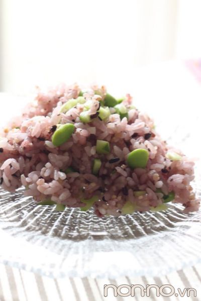 trộn hạt chia vào trong cơm ngũ cốc trộn hạt chia vào trong cơm ngũ cốc